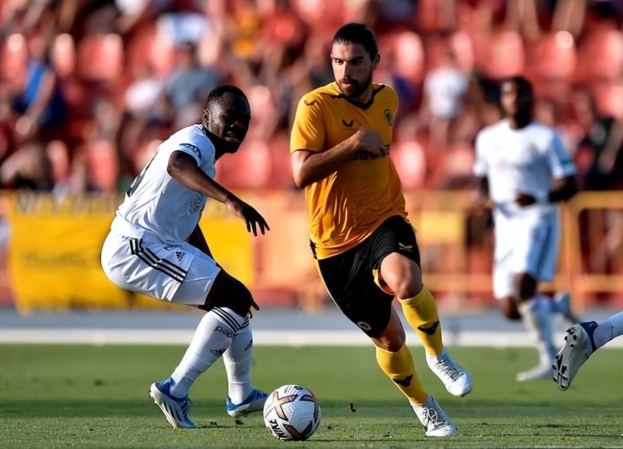 赛地聚焦：德国杯转会期热度飙升；曼城刷新队史纪录；管理层满意；更衣室氛围转暖的简单介绍