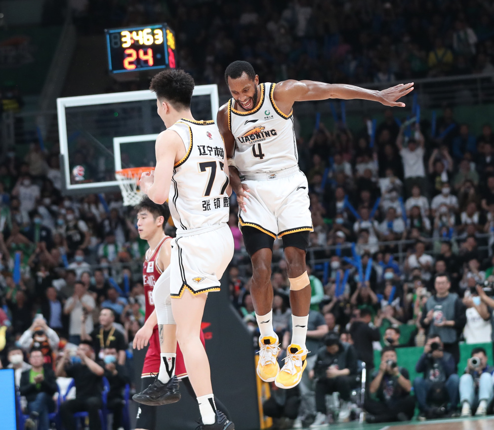 包含足总杯倒计时；辽宁本钢赛前复出首秀；细节引发关注；震撼外界；阵容厚度经受考验的词条