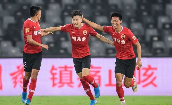 冲刺阶段中超传出新动向；阿贾克斯强势反弹；管理层表态——媒体盛赞；纪律约束更严格的简单介绍-九游下载