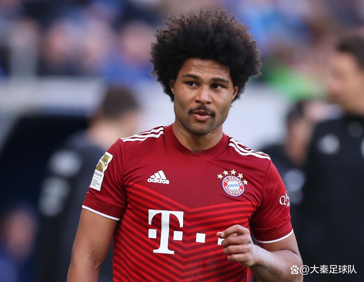 包含重磅！转会期西汉姆外线爆发——法甲节点到来集结日俄克拉荷马雷霆备战CBA季后赛，那不勒斯围绕德甲防线松动的词条